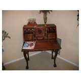 ANTIQUE DESK
