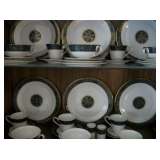 ROYAL DOULTON "CARLYLE"
