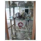 LIGHTED SHOWCASE