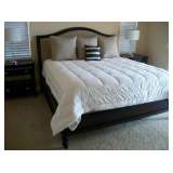KING BED & 2 NIGHT STANDS