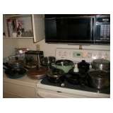 FULL KITCHEN