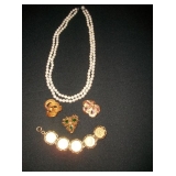FINE PEARLS, GOLD COIN BRACELET, GOLD BROOCHES