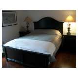BROYHILL QUEEN BED & 2 NIGHT STANDS