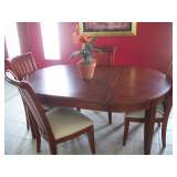 ROUND TO OVAL TABLE/4 CHAIRS