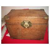 ANTIQUE TRAVEL CASE