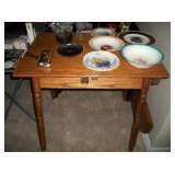 ANTIQUE OAK DROP LEAF TABLE
