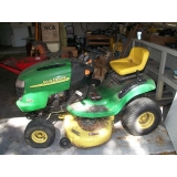 WORKING RIDING MOWER