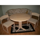 kitchen table & 2 chairs