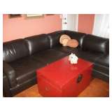 LEATHER SECTIONAL 
