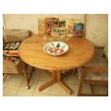 DROP LEAF OAK TABLE & 2 CASTOR 