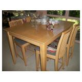 HIGH TOP TABLE/4 CHAIRS