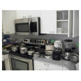 FULL KITCHEN