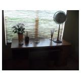 COMPUTER DESK