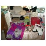 VINTAGE CLOTHING & ACCESSOIRIES