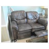 DOUBLE LEATHER RECLINER