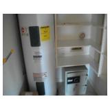 ALMOST NEW WATER HEATER