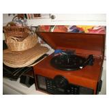 CROSLEY TURNTABLE/RADIO/CD
