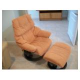 STRESSLESS CHAIR/FOOT STOOL