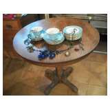 OAK PEDESTAL TABLE, ROYAL DOULTON CINA