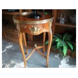 GALLERY TOP TABLE/DRAWER