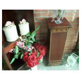 WOOD PEDESTAL