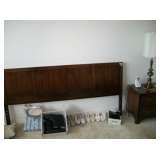 KING HEADBOARD-NIGHT STAND-BUREAU,(CLOTHING & ACCESSORIES)