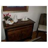 BROYHILL SERVER/WINE CACINET