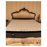 king size bedBombe