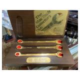 Weatherford Gallery Auction! Asian Decor & Collectibles, Office Furniture, Clocks, Cloisonne, Crystal and Glass, Antique Victorian Furniture, Dresden, Lladro, Nao, Herend, Tiffany Style Lamps, Le Ch..