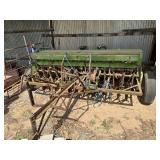 John Deere Seeder