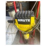Bosch Brute Jack hammer w/Chisels