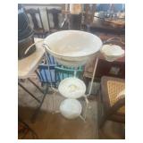 Antique Wash stand w/Bowl