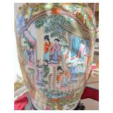 Oriental vase 