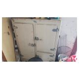 ANTIQUE ICE BOX