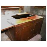 ANTIQUE SEWING MACHINE