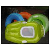 4 pool floats