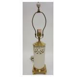 1026	LENOX QUIZEL BRASS BASED TABLE LAMP, 21 1/2 IN HIGH, HAS LENOX SHADE	75	150	25	PLEASE PAY ATTEN