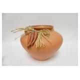 1125	SIGNED SOUTH WESTERN LARGE POTTERY VESSEL. 12 IN H 	50	100	25	PLEASE PAY ATTENTION FOR DAILY AD