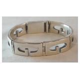 1004	STERLING SILVER BRACELET MARKED 925, 7 IN LONG. TOTAL APPROXIMATE WEIGHT 1.637 OZT