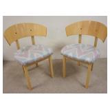 1049	PAIR OF BLONDE MODERN CHAIRS W/LAMINATED CURVED BACKS, 20 1/4 IN WIDE X 31 IN HIGH