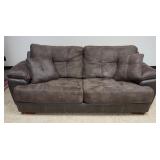 1076	BA JACKSON WIDE SOFA W/THROW PILLOWS, APPROXIMATELY 94 IN WIDE