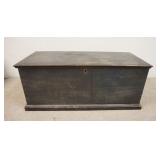 1167	PRIMITITIVE WOOD DOVETAILED BLANKET CHEST IN BLUE, 18 IN X 44 IN X 19 IN