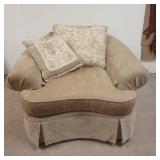 1197	LARGE UPHOLSTERED ARM CHAIR
