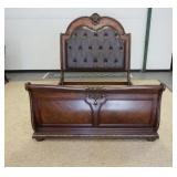 1055	QUEEN SIZE SLEIGH BED WITH TUFTED HEAD BOARD