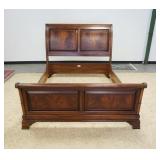 1063	ETHAN ALLEN QUEEN SIZE PANELED SLEIGH BED