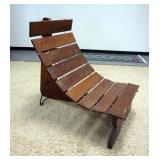 1093	UNUSUAL REDWOOD MODERN DECK LOUNGE CHAIR, 52 IN X 29 IN X 44 IN