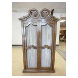 1039	WARDROBE W/ WIRE MESH DOORS, HAS INTERIOR SHELVES. 48 IN W, APP 82 IN H 