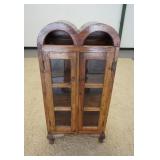 1067	SMALL DISPLAY CABINET, 49 1/2 IN HIGH X 24 IN WIDE X 11 1/2 IN DEEP