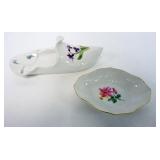1034	2 PIECE MEISSEN LOT WITH SMALL TRAY AND 7 IN PORCELAIN SHOE. BOTH WITH FLORAL DECORATIONS