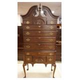1214	HARDEN WALNUT HIGHBOY ON QUEEN ANNE LEGS. 11 DRAWERS TWO ARE SHELL CARVED. 39 IN W, 18 IN D, 84